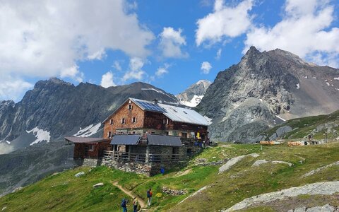 Bonn-Matreier-Hütte 2.750m