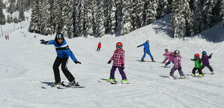 Kinderskikurs mit im Familienskigebiet Golzentipp in Obertilliach