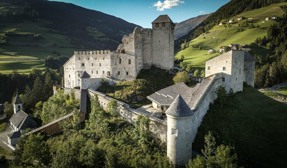 Burg Heinfels von oben