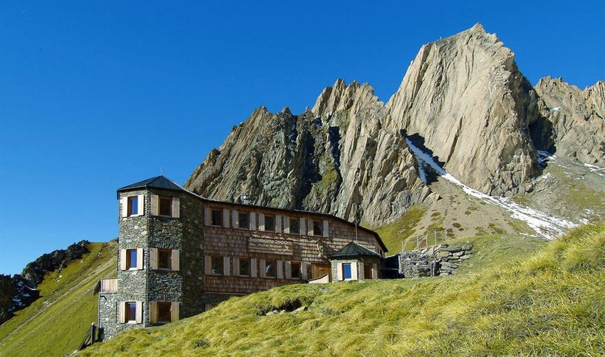 Neue Sajathütte 2.600m