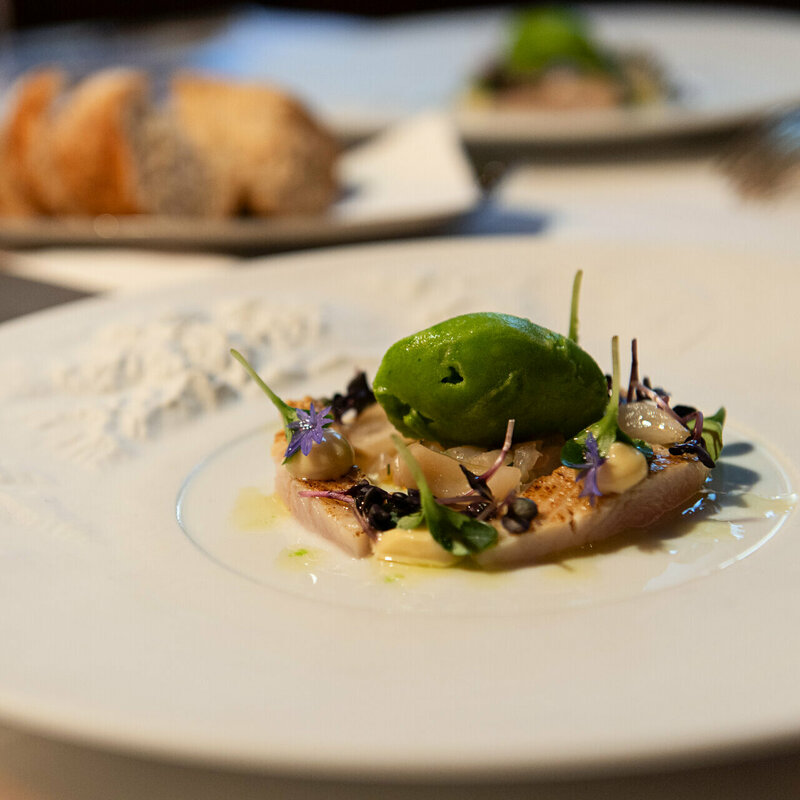 Die Haubenküche des Restaurants Rauterstube hat gezaubert und eine Kreation aus regionalen und saisonalen Lebensmitteln bereitet.