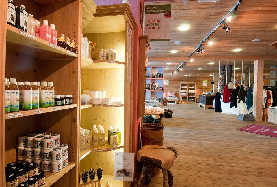 Innenansicht des shops der "Villgrater Natur" in Innervillgraten