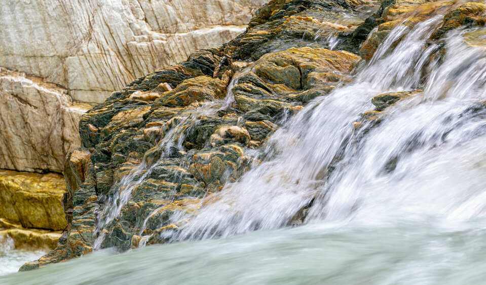 Fließendes Wasser der Isel.