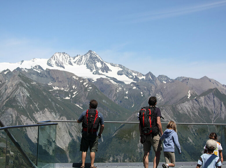 Blick auf Großglockner vom Bergrestaurant Adlerlounge aus
