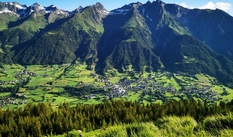 The sunny village of Virgen