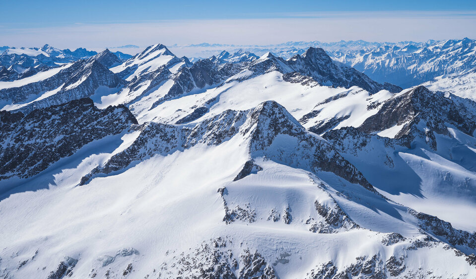Ausblick auf den Großen Geiger, die Syminispitzen, die Dreiherrenspitze und die Rötspitz