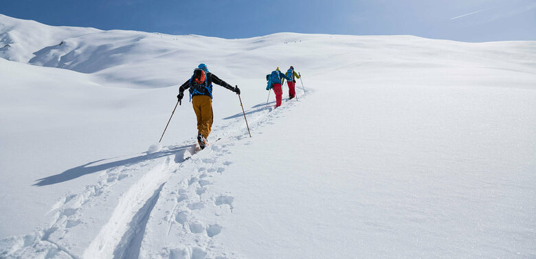 Skitourengeher:innen auf der Herz-Ass Skitour in Villgraten