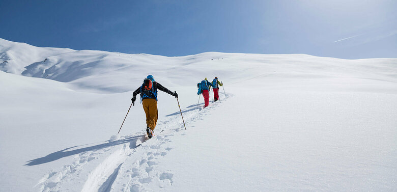 Skitourengeher:innen auf der Herz-Ass Skitour in Villgraten