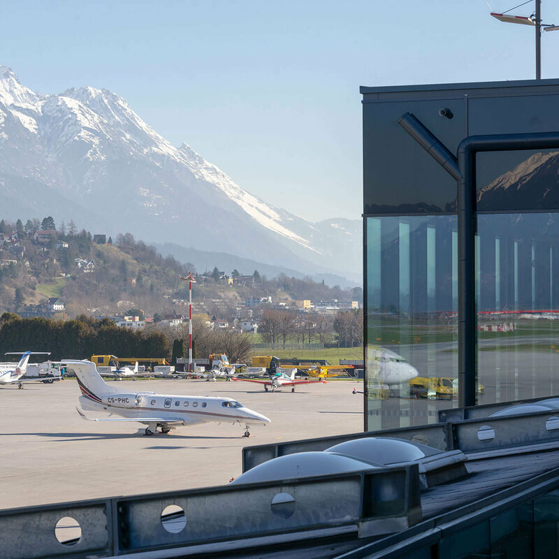 Blick auf den Flughafen Innsbruck
