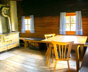 Almhütte 1  Kamelisenalm Bergmann Josef